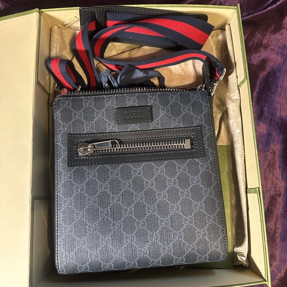 Gucci GG Black messenger bag. Like brand new, GG Supreme color way. - Picture 1 of 4
